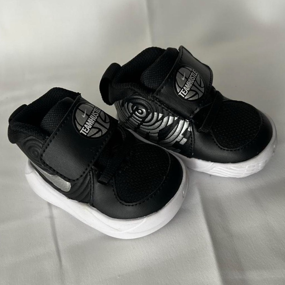 Nike Kids Black and Silver Sneakers